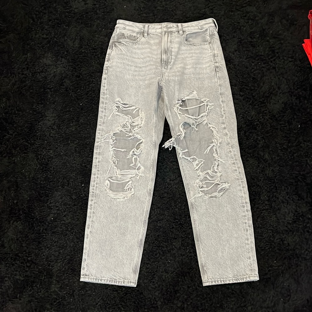 American Eagle Straight Leg Ripped Mom Jeans